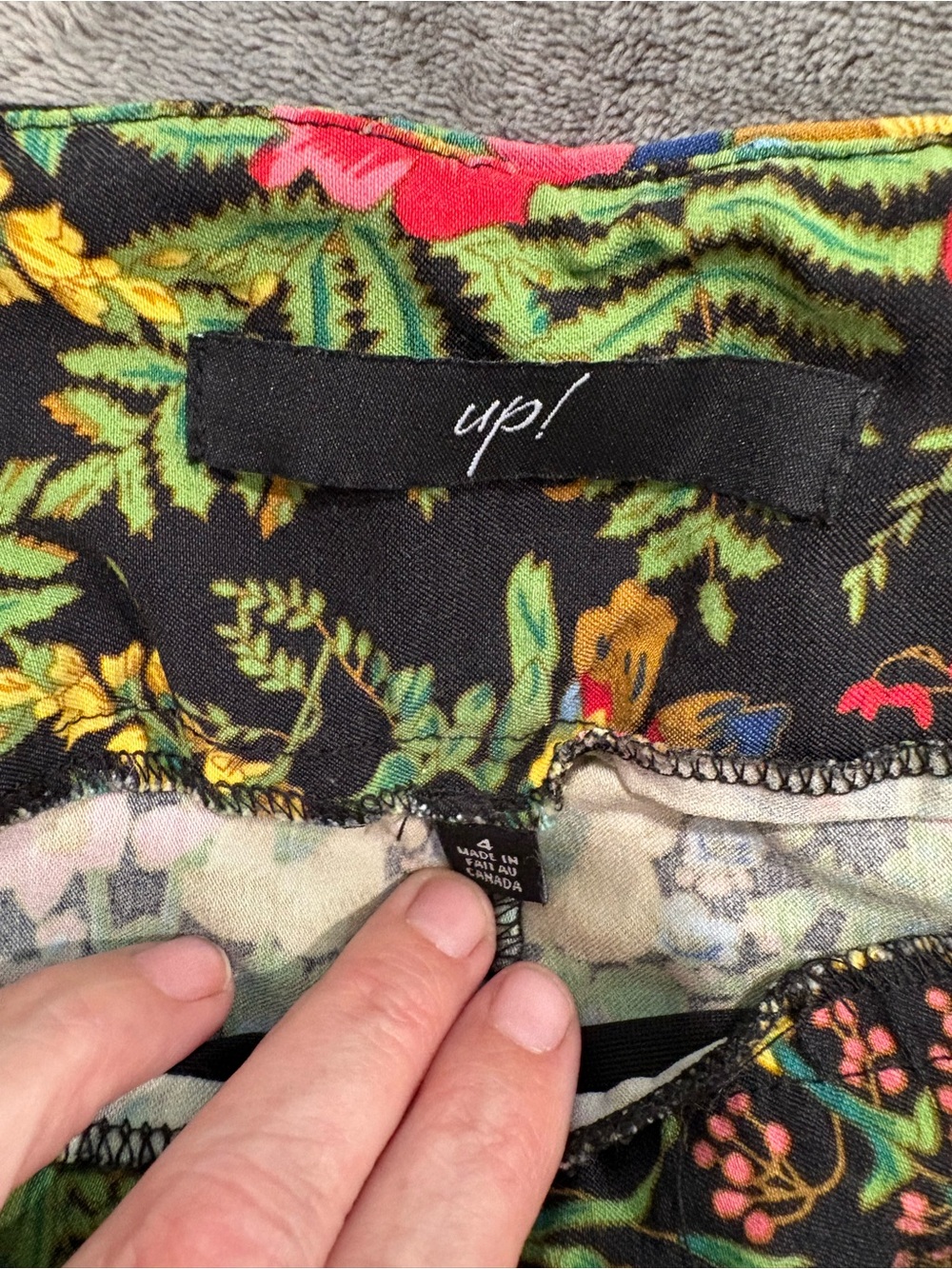Up! Floral Print Cropped Pants - Black Multi - Picture 4 of 7